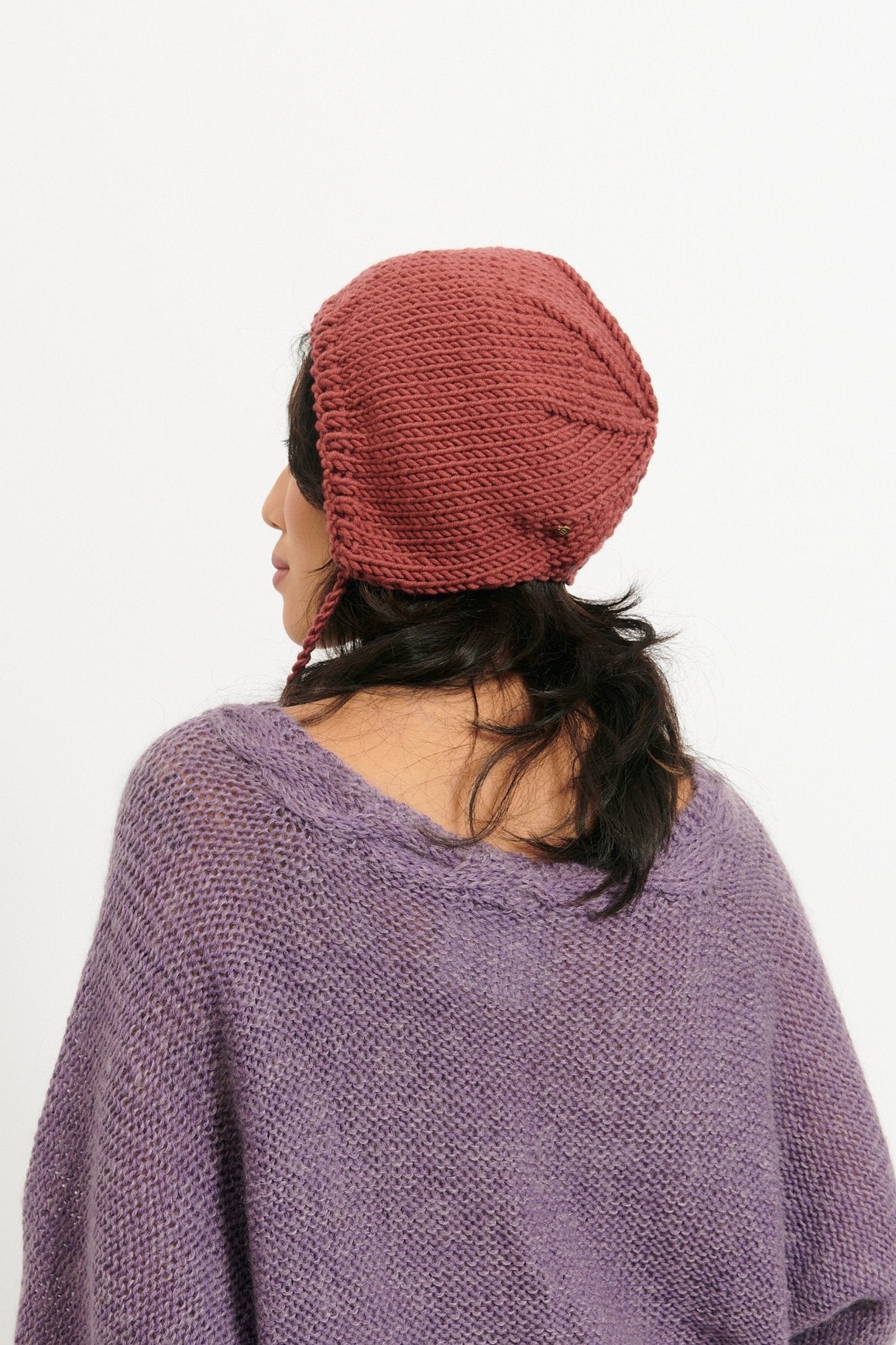 Bonnet Beguin Tricoté Main Bois de Rose - Woolly Mallow